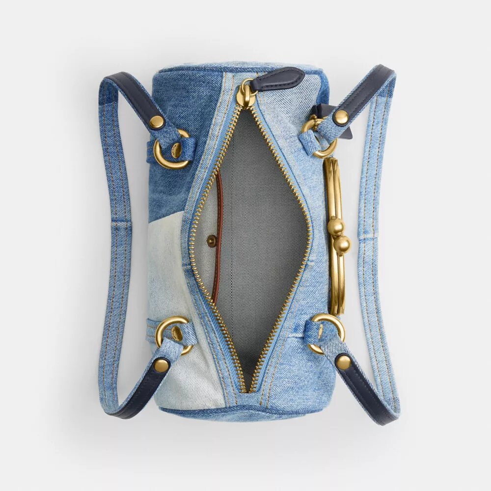 Borsa a botte con chiusura Kisslock da 28 in denim riciclato