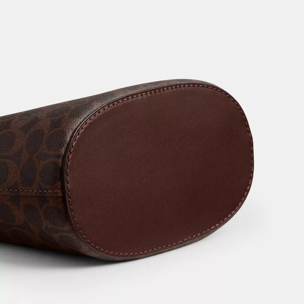 Borsa a secchiello Bleecker 21 in Signature Canvas