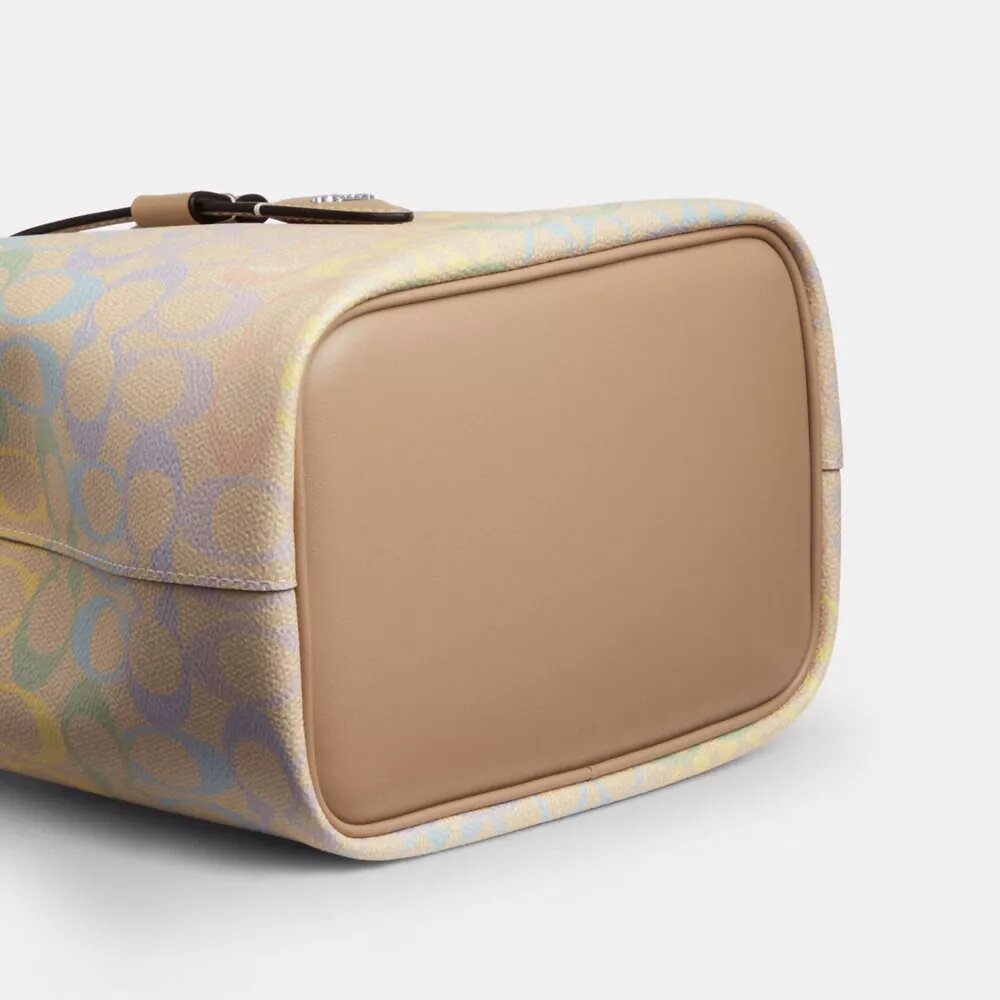 Borsa a secchiello Rowan in Signature Canvas Rainbow
