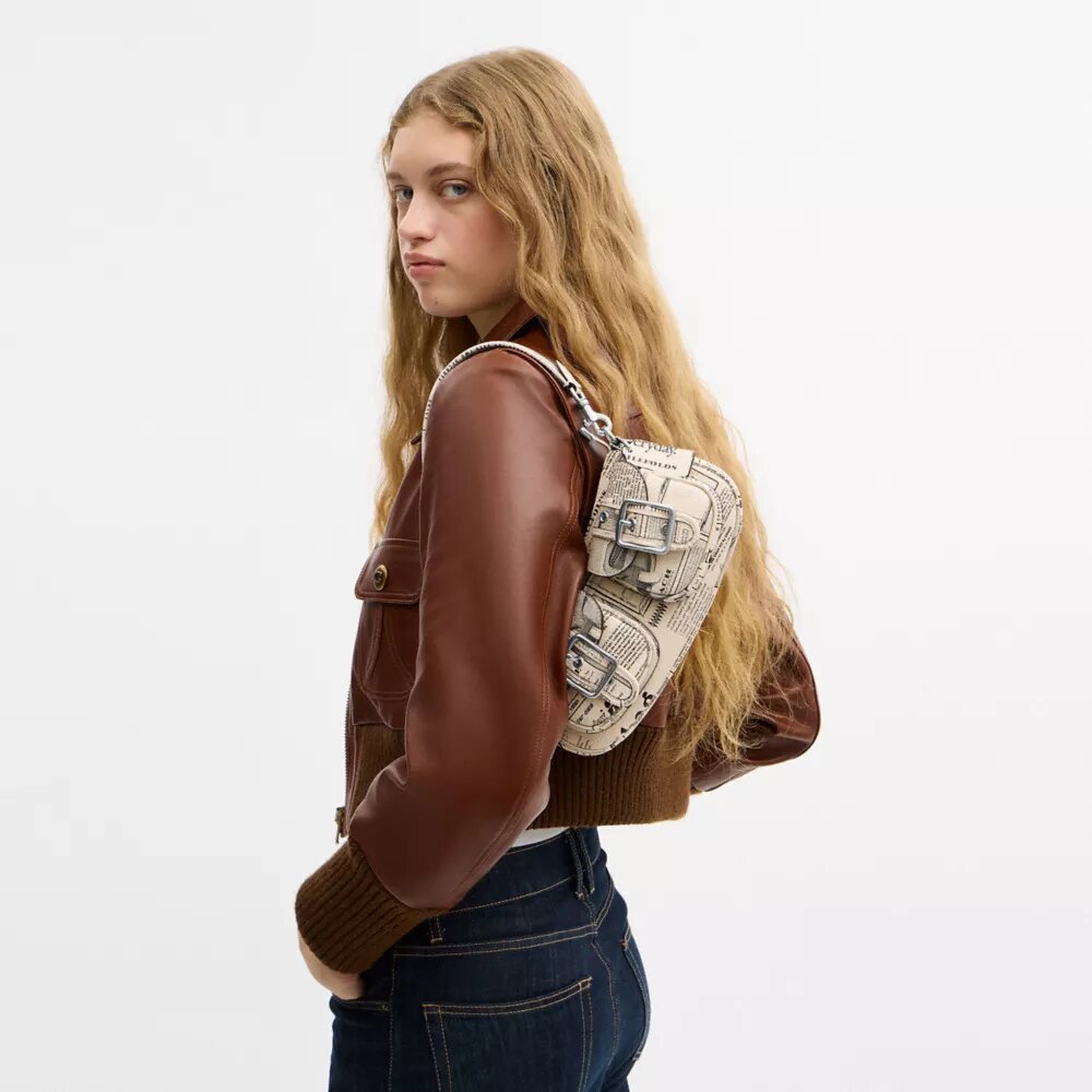 Borsa a spalla Ashton con stampa giornale