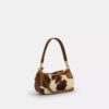 Borsa a spalla Ashton in pelle di vitello con stampa bovina