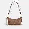 Borsa a spalla Caitlin in Signature Canvas