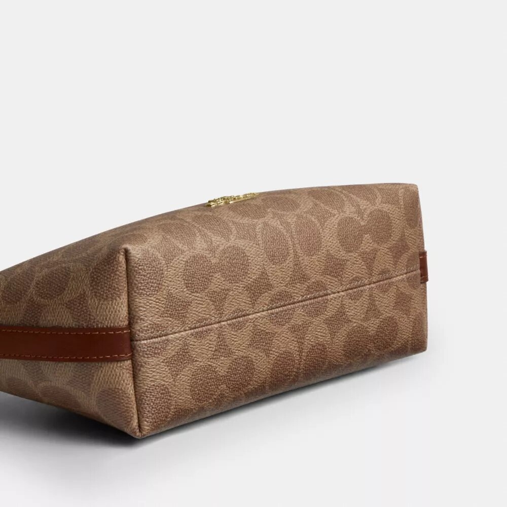 Borsa a spalla Caitlin in Signature Canvas
