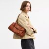Borsa a spalla con patta Bridget