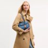 Borsa a spalla con patta Bridget in denim esclusivo