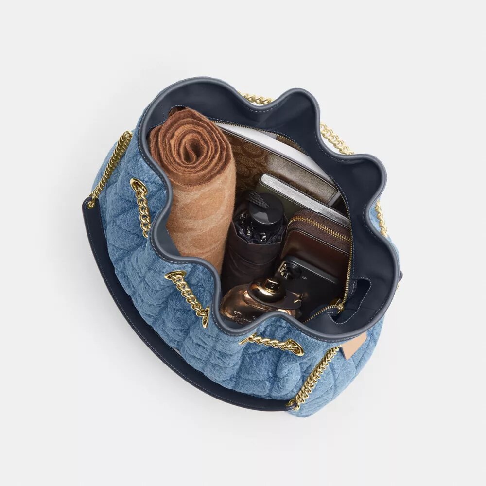 Borsa a spalla grande Evelyn in cotone rigenerativo con trapuntatura