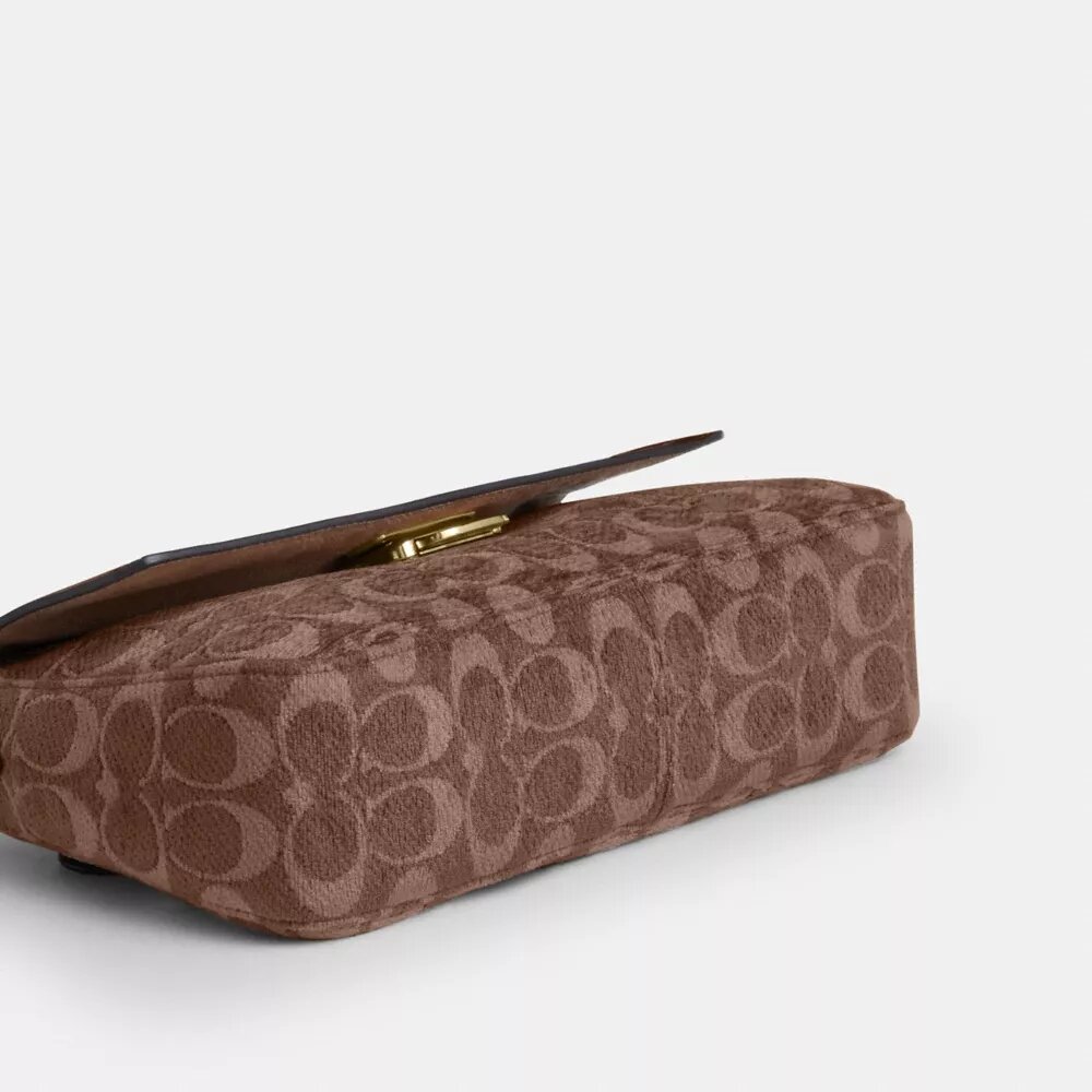Borsa a spalla piccola con patta Etta in ciniglia esclusiva