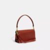 Borsa a spalla Tabby da 26 in Signature Canvas
