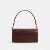 Borsa a spalla Tabby da 26 in Signature Canvas