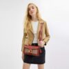 Borsa a spalla Tabby da 26 in Signature Canvas
