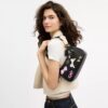 Borsa a spalla Teri con fiocchi e ciondoli