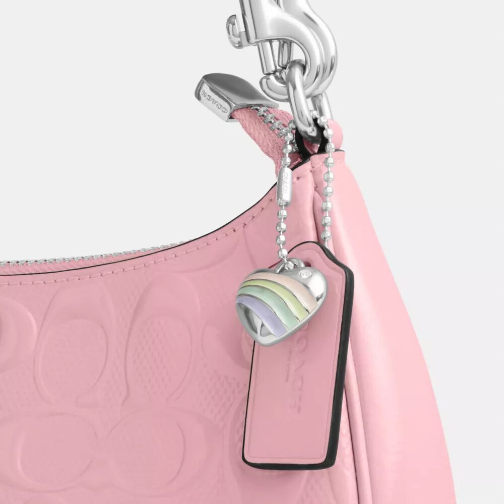 Borsa a spalla Teri in pelle firmata con ciondolo a forma di cuore