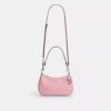 Borsa a spalla Teri in pelle firmata con ciondolo a forma di cuore