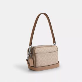 Borsa a tracolla Carey in Signature Canvas
