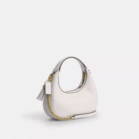 Borsa a tracolla Carmen Mini con rivetti a forma di cuore