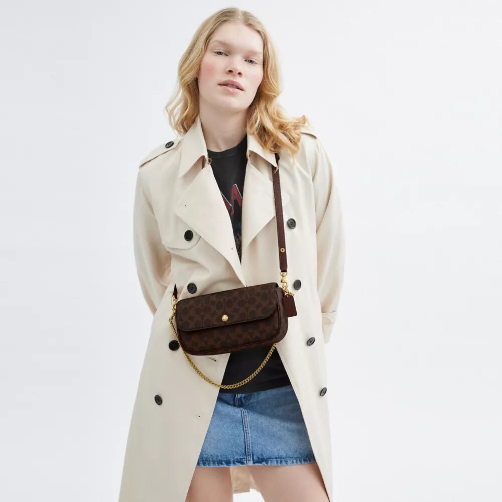 Borsa a tracolla con patta Brook in Signature Canvas