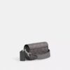 Borsa a tracolla con patta in Signature Canvas