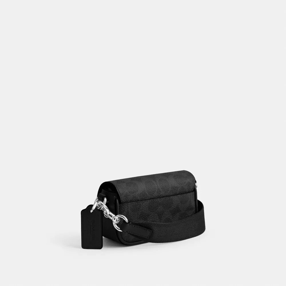 Borsa a tracolla con patta in Signature Canvas