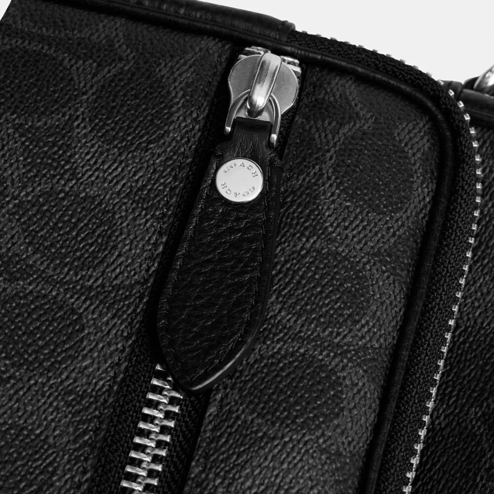 Borsa a tracolla Dakota in Signature Canvas