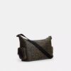 Borsa a tracolla Finn con tasche in Signature Canvas