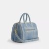 Borsa a tracolla grande Rowan in denim "Loved" con ciondoli