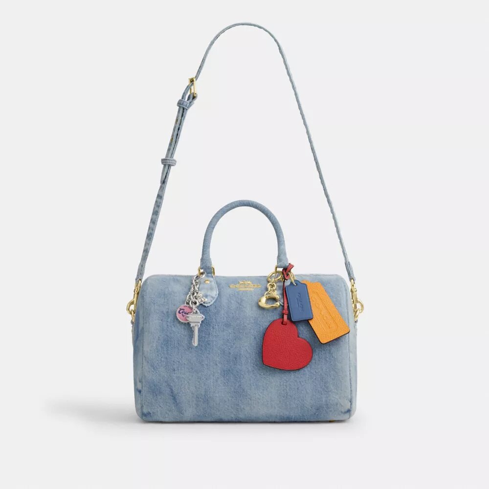 Borsa a tracolla grande Rowan in denim "Loved" con ciondoli