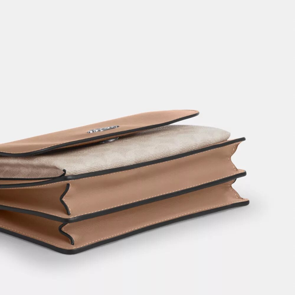 Borsa a tracolla Klare in Signature Canvas