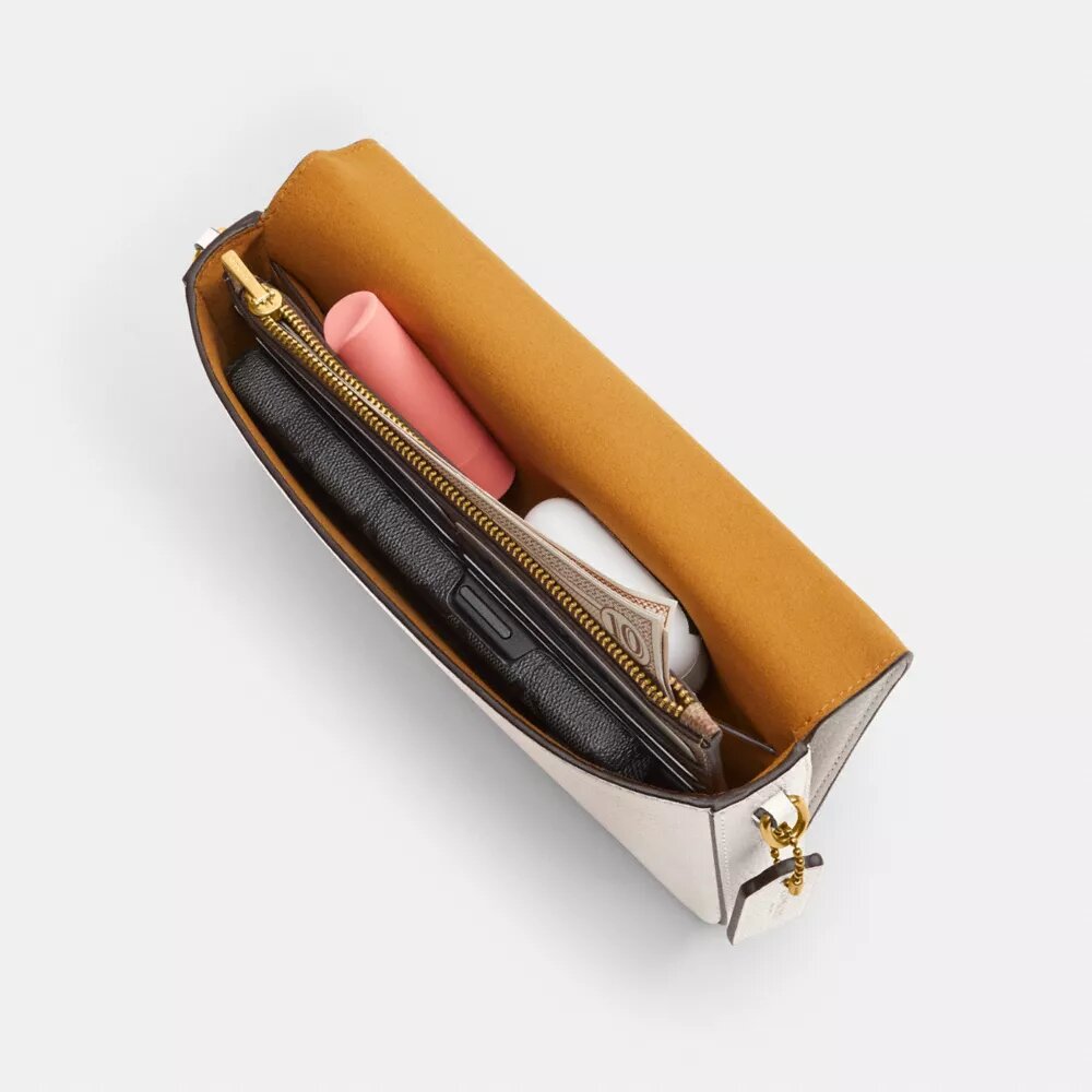 Borsa a tracolla Mila in Signature Canvas