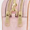 Borsa a tracolla Mini Carey in Signature Canvas con ciondoli
