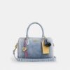 Borsa a tracolla Rowan in denim "Loved" con ciondoli