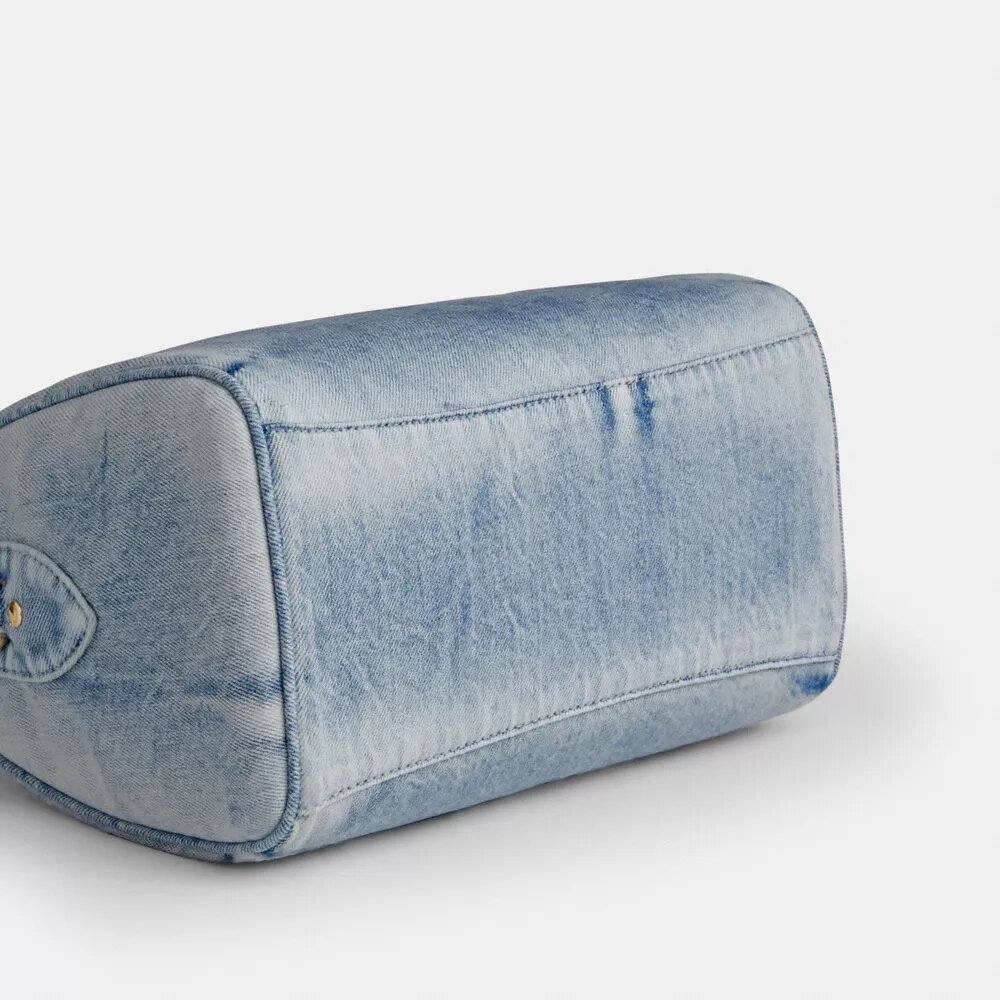 Borsa a tracolla Rowan in denim "Loved" con ciondoli