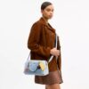 Borsa a tracolla Rowan in denim "Loved" con ciondoli