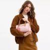 Borsa a tracolla Rowan in Signature Canvas con ciondoli