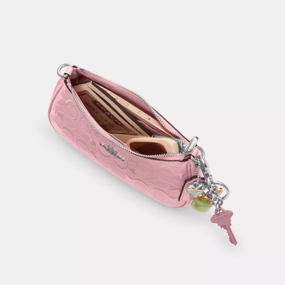 Borsa a tracolla Teri Mini in pelle firmata con ciondolo a forma di cuore