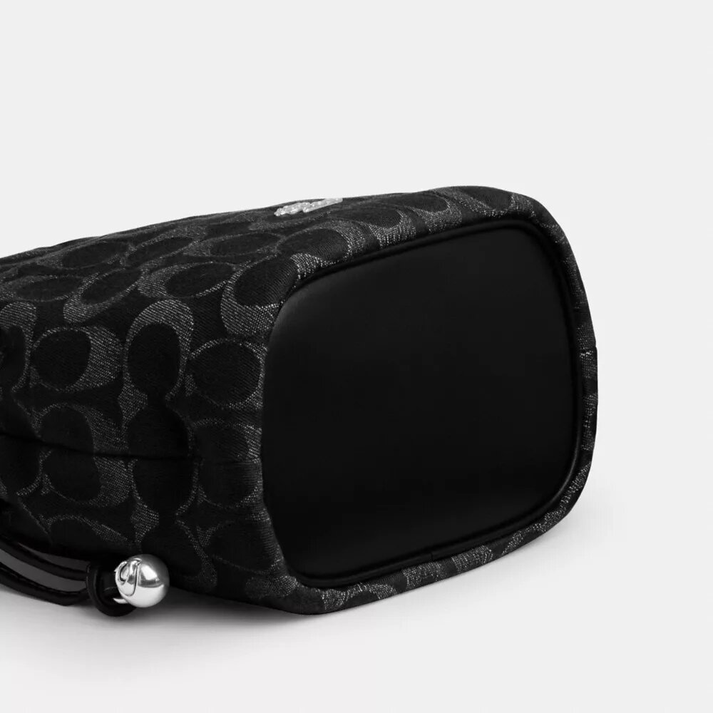 Borsa Faye Mini con coulisse in denim Signature