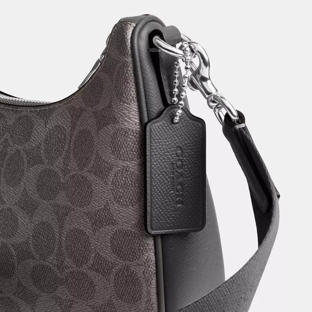 Borsa Hobo Nolan in Signature Canvas