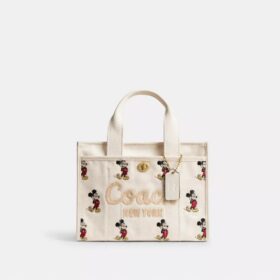 Borsa Tote Disney X Coach Cargo 26 con Topolino in tela di cotone rigenerativo