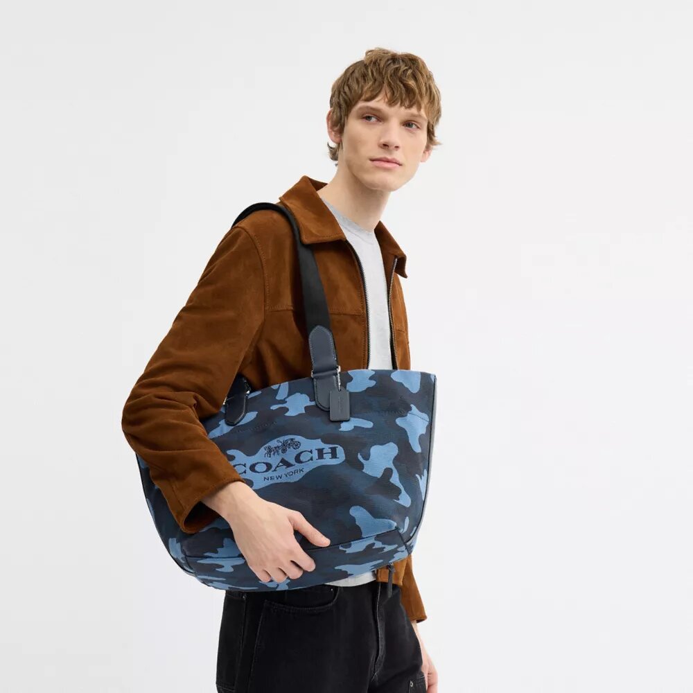 Borsa Tote piccola con stampa mimetica