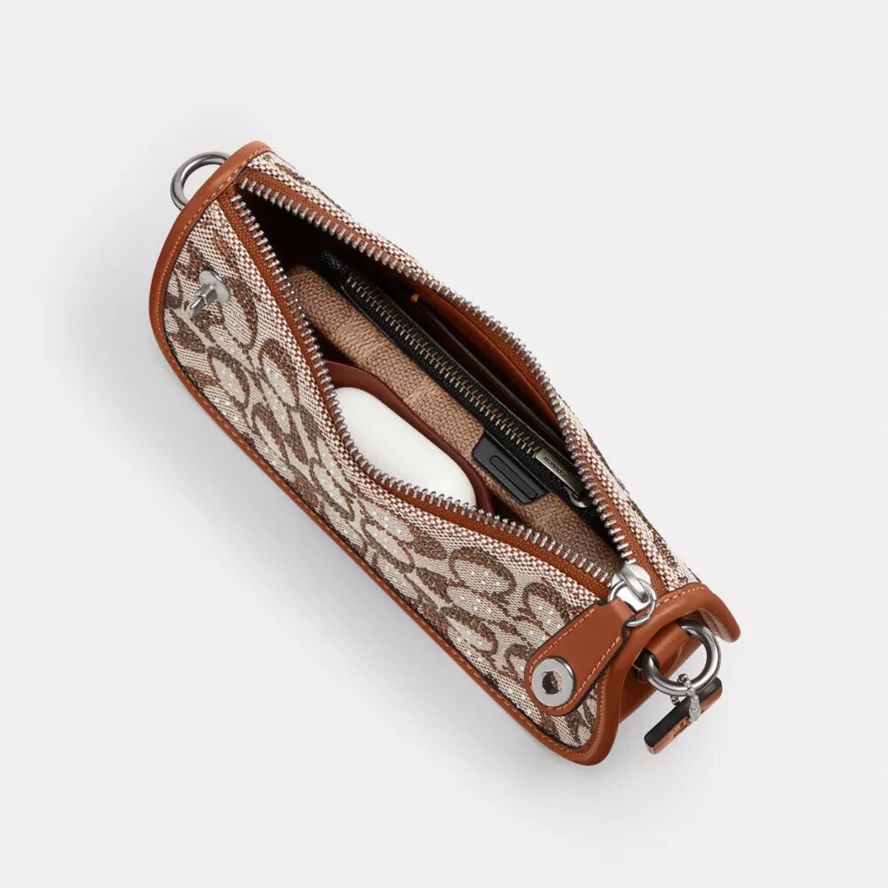 Borse Swinger 20 con catena in jacquard Crystal Signature