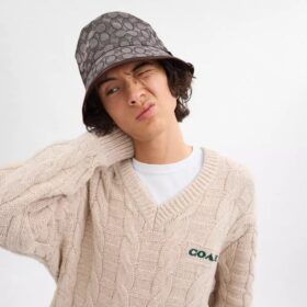 Cappello a secchiello in jacquard esclusivo