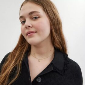 Collana con ciondolo rotondo “Halo”