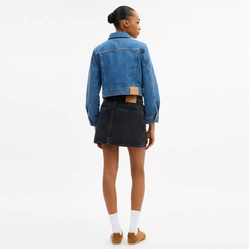 Giacca in denim "Sculpted C" con effetto consumato in cotone biologico