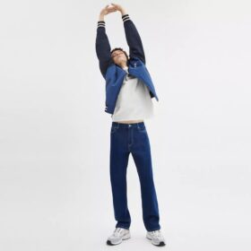 Jeans in denim dalla vestibilità dritta