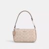 Nolita 19 in Signature Canvas a blocchi
