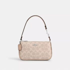 Nolita 19 in Signature Canvas a blocchi