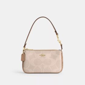 Nolita 19 in Signature Canvas a blocchi
