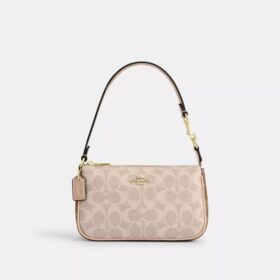 Nolita 19 in Signature Canvas a blocchi