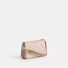 Nolita 19 in Signature Canvas a blocchi