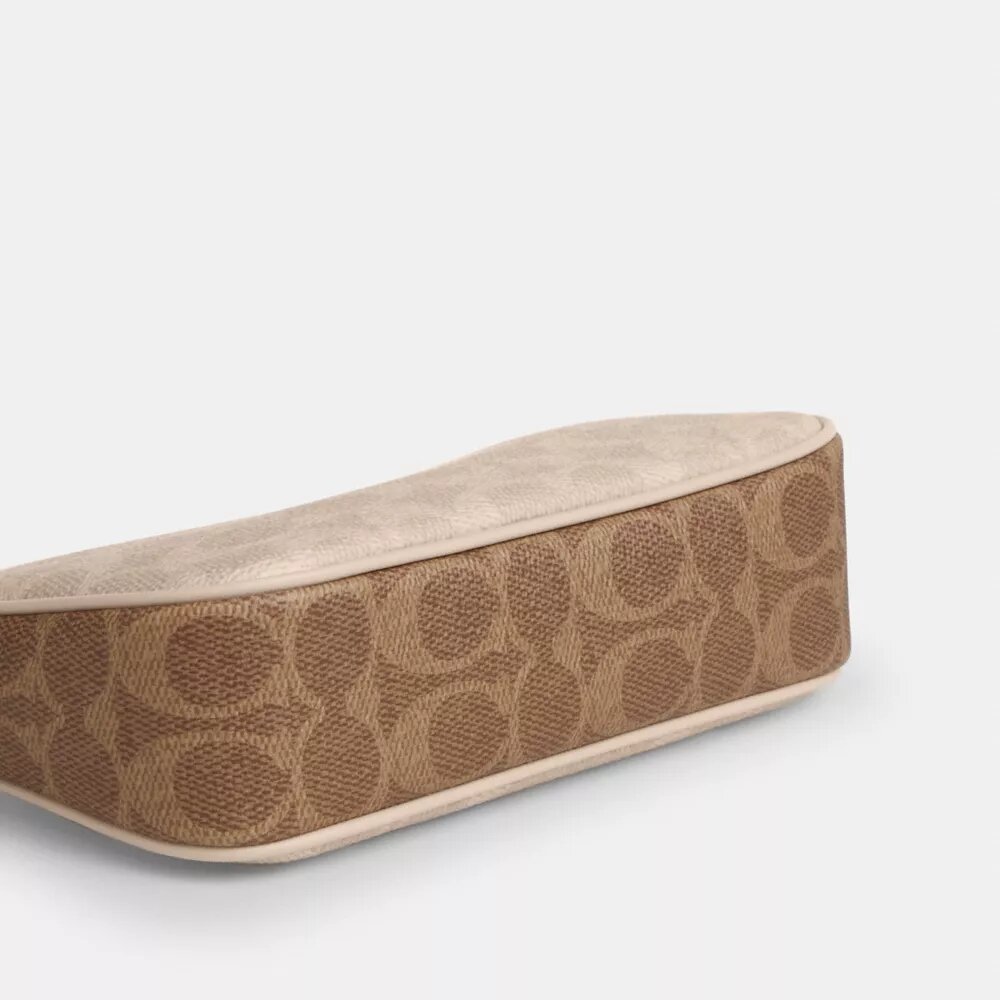 Nolita 19 in Signature Canvas a blocchi