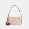 Nolita 19 in Signature Canvas a blocchi